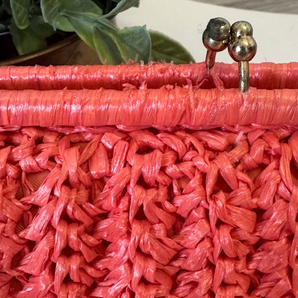 Vintage Coral Crochet Clutch with Gold Chain - Picture 4 of 7